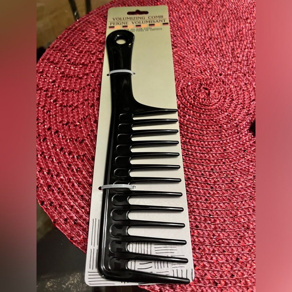 Wide Tooth Comb with wide grip